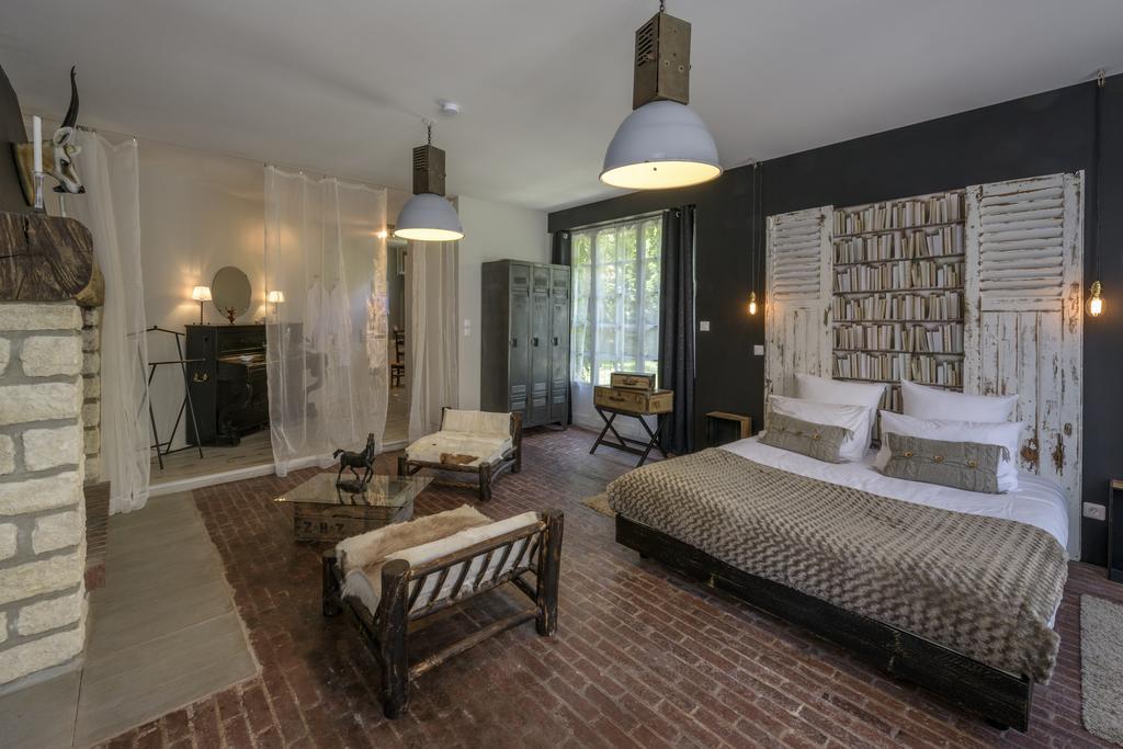 La Parenthese Du Rond Royal Bed & Breakfast Compiegne Exterior photo