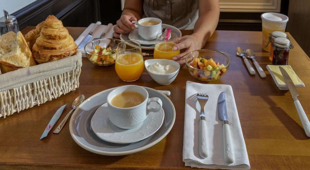 La Parenthese Du Rond Royal Bed & Breakfast Compiegne Exterior photo