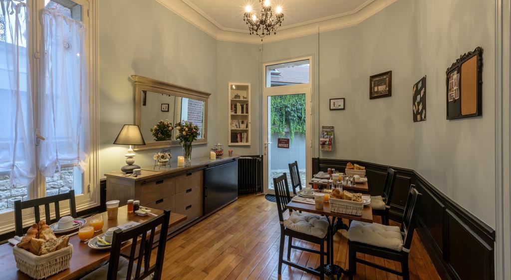La Parenthese Du Rond Royal Bed & Breakfast Compiegne Exterior photo