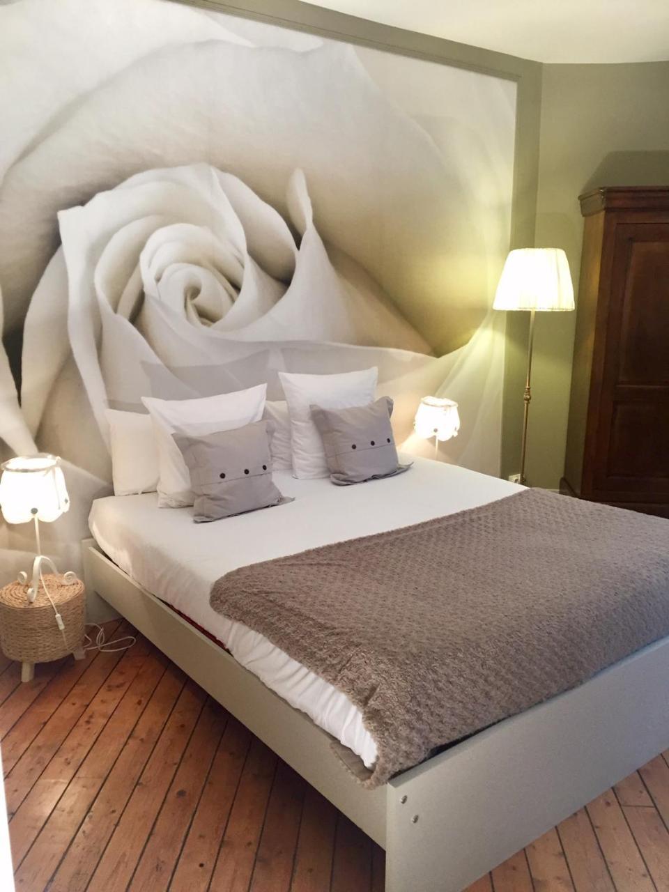 La Parenthese Du Rond Royal Bed & Breakfast Compiegne Exterior photo