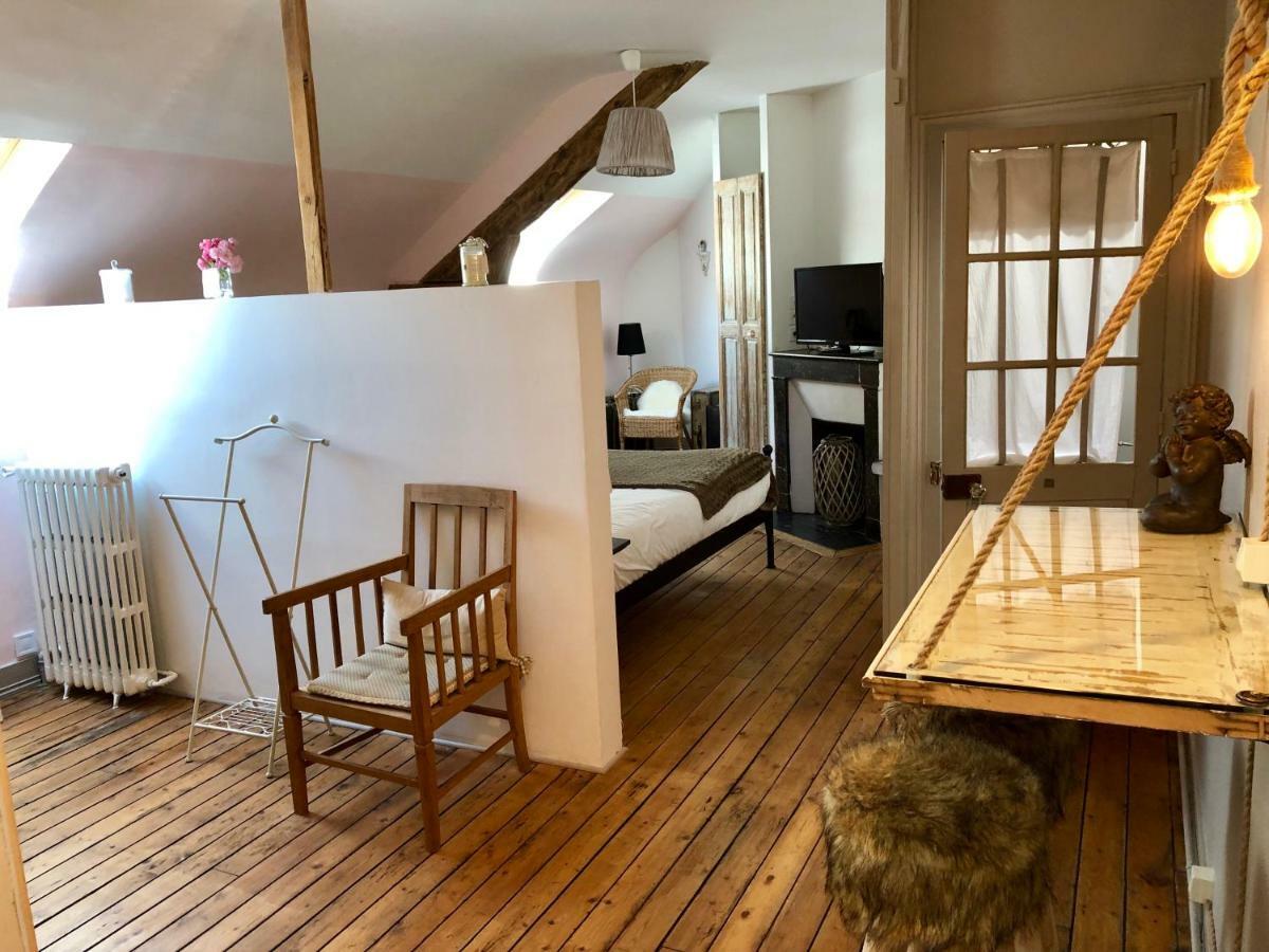 La Parenthese Du Rond Royal Bed & Breakfast Compiegne Exterior photo