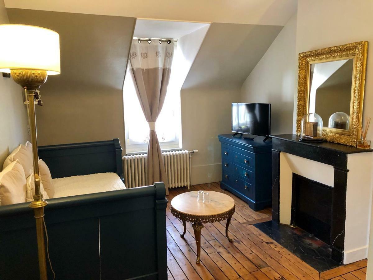 La Parenthese Du Rond Royal Bed & Breakfast Compiegne Exterior photo
